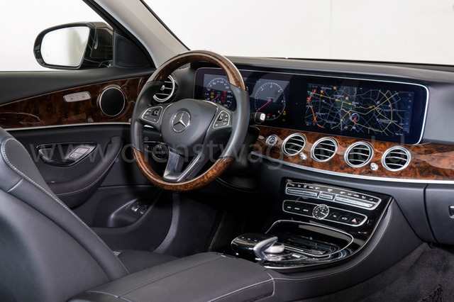 Mercedes-Benz E 220 d AVANTGARDE Led.schwarz WIDESCREEN COMAND