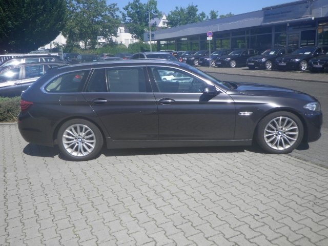 BMW 520 d A Touring Luxury Line (Navi Klima Xenon)