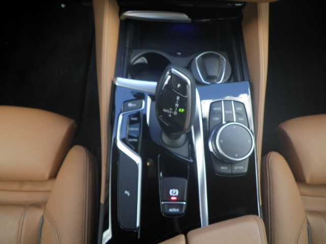 BMW 530 i A Touring Luxury Line Panorama RFK DAB HUD adLED Navi Prof