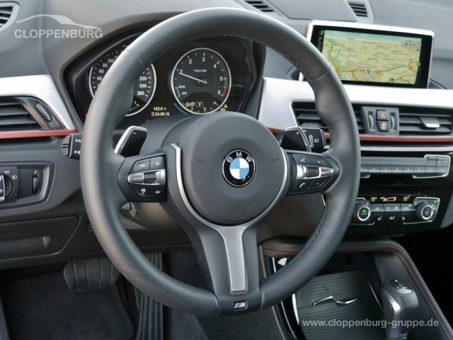 BMW X1 XDrive 20D Sport Line AHK Kamera LED HUD Navi