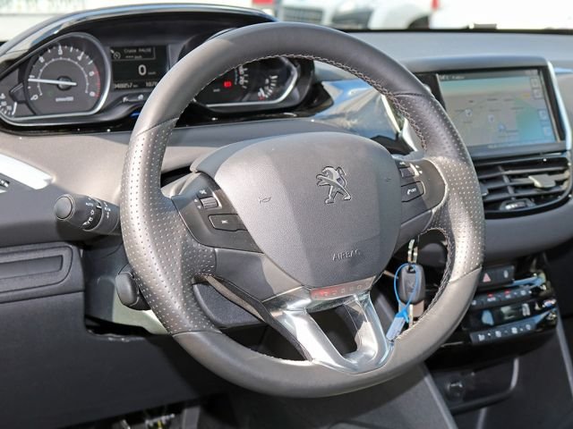 Peugeot 208 e-HDi 115 Stop&Start Allure Navi PDC