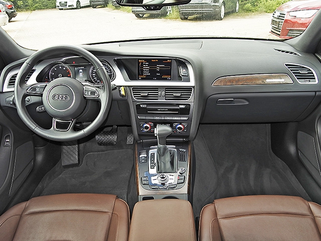 Audi A4 Avant 2.0 TFSI quattro S tronic Ambiente S line Ext. Xenon Navi PanoDach Leder GRA LM SD PDC