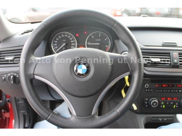 BMW X1 sDrive18d Autom. SHZ PDC LM-Felgen wenig KM
