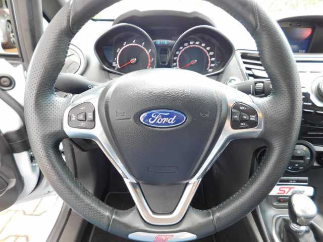 Ford Fiesta 1.6 EcoBoost ST200