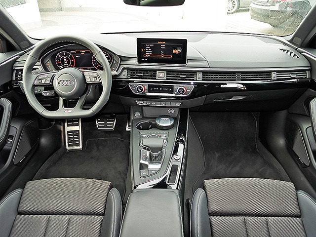 Audi A4 3.0 TDI quattro S tronic S line LED Navi Standheiz GRA LM PDC