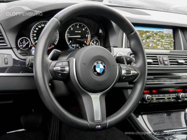 BMW 520d xDrive Aut M Sportpaket Glasdach Navi HIFI