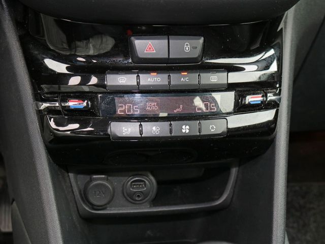 Peugeot 208 120 VTI Allure Klimaautomatik