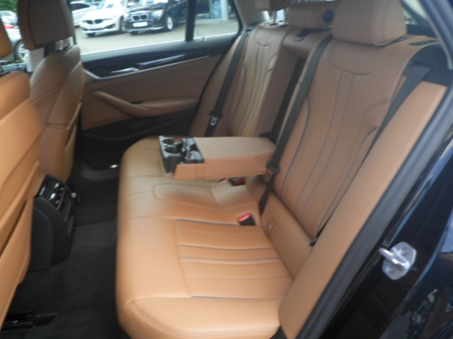 BMW 530 i A Touring Luxury Line Panorama RFK DAB HUD adLED Navi Prof