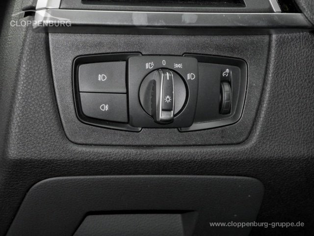 BMW 320d xDrive Aut Sport Line LED NAVI PDC HIFI Klima