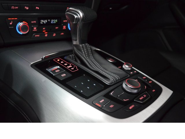 Audi A6 Avant 3.0 TDI DPF quattro S tronic sport selection