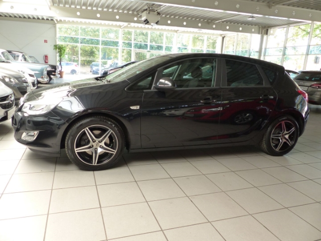 Opel Astra J TEMPO ALU PDCv+h SITZHZ MF.LENKRAD