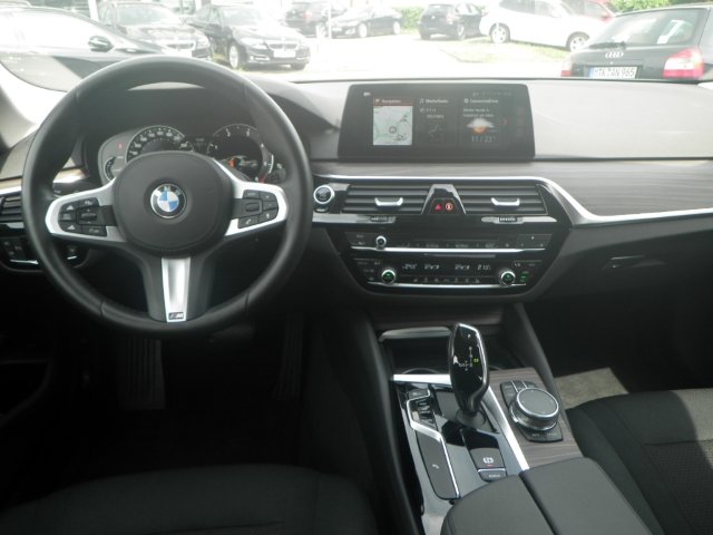 BMW 520 d A Limousine (Navi Headup Klima Schiebedach)