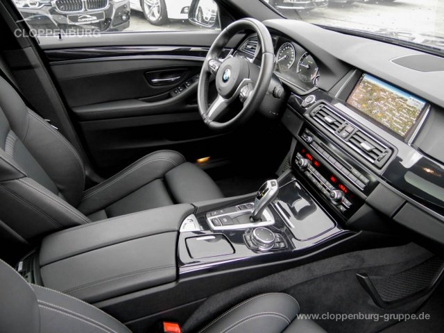 BMW 520d xDrive Aut M Sportpaket Glasdach Navi HIFI