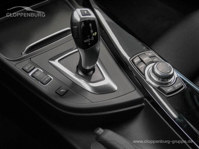 BMW 318d Limousine Aut Sport Line Navi LED HIFI Klima